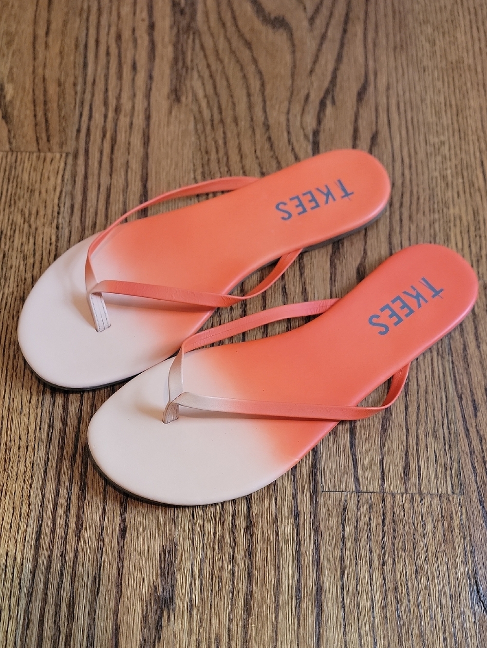 TKEES Coral-to-Cream Ombre Slim Strap Sandals NWOB